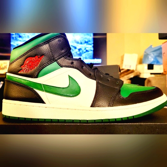 Air Jordan 1 Mid, Black/Green/White/Red, Men's Size 12 - Picture 2 of 5